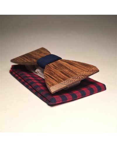 Drewniana muszka z poszetką