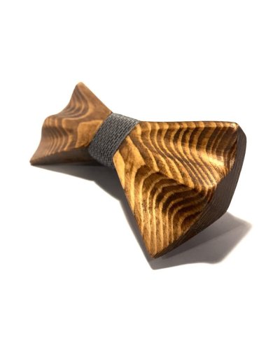 DREWNIANA MUSZKA RĘCZNIE RZEŹBIONA