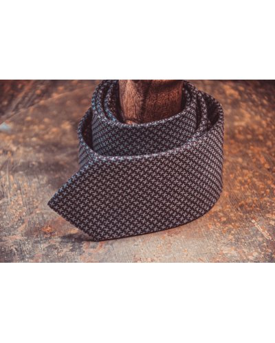 Wełniany krawat w drobny wzór