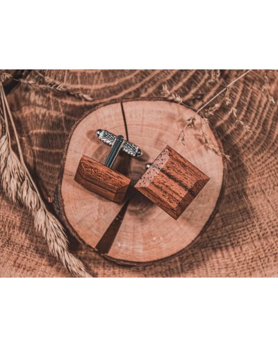 Drewniana muszka ze spinkami do mankietów