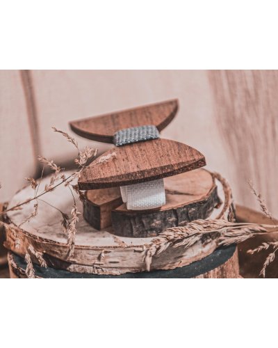 Drewniana muszka ze spinkami do mankietów