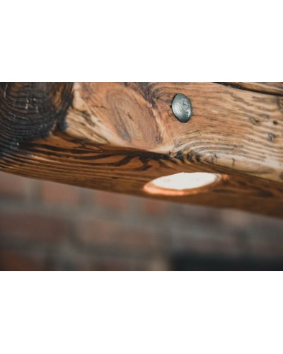 Drewniana lampa z belki