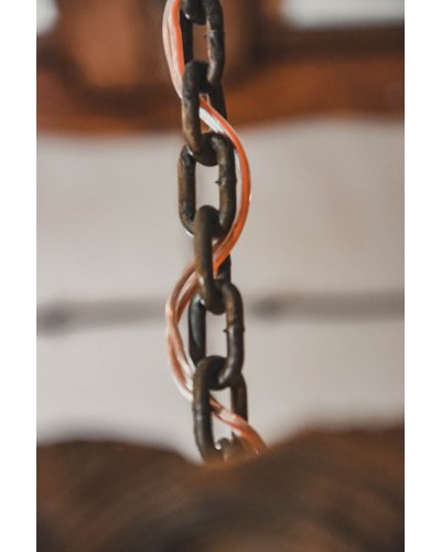 Drewniana lampa z belki