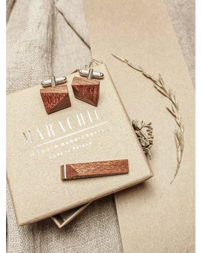 Set of cufflinks and tie clips