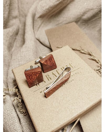 Set of cufflinks and tie clips