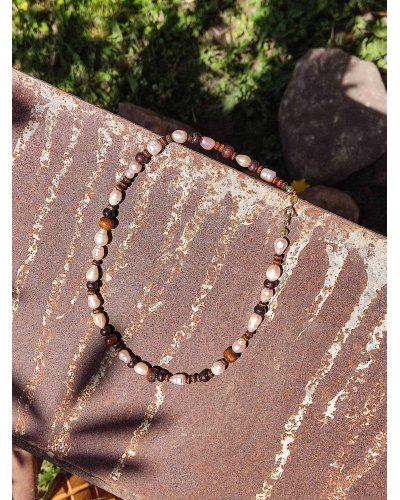 Naszyjnik z naturalnym pereł słodkowodnych i drewna