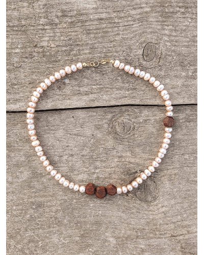 Necklace made of natural freshwater pearls and wooden beads