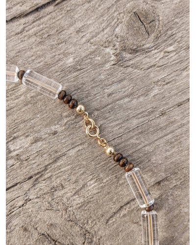 Necklace made of freshwater pearls and wood