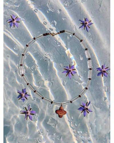 Necklace made of freshwater pearls and wood