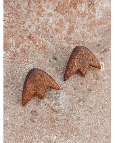 Hanging earrings made of wood crystals