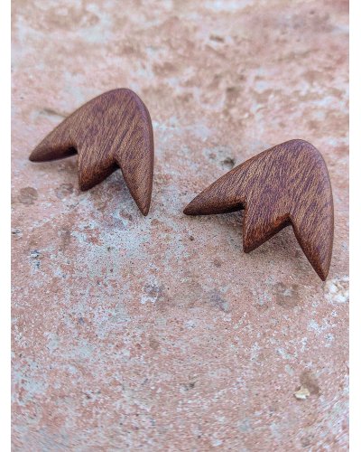 Hanging earrings made of wood crystals