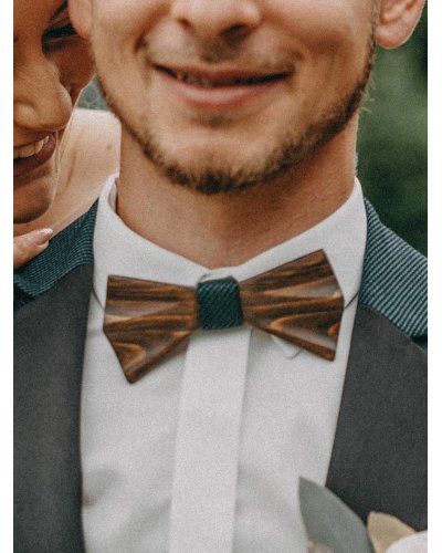 DREWNIANA MUSZKA RĘCZNIE RZEŹBIONA