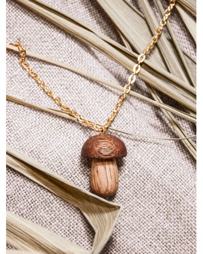 Necklace with mushroom