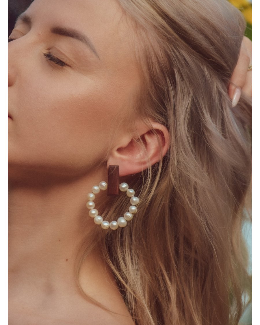 Pearl circles earrings