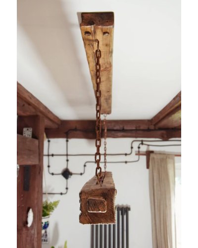 Wooden beam lamp