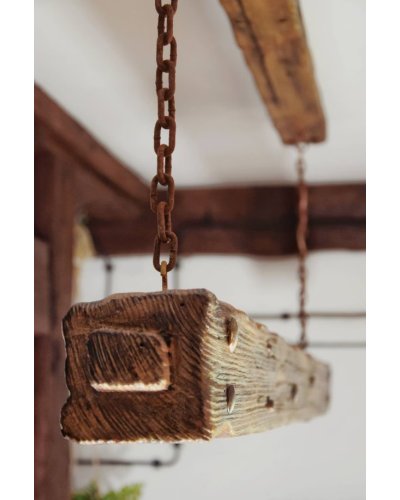 Wooden beam lamp