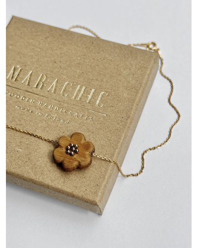 Chain with a wooden heart