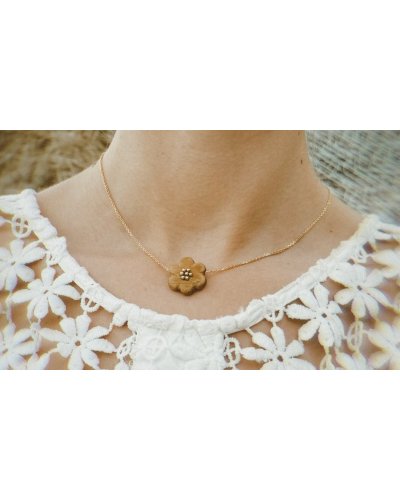 Chain with a wooden heart