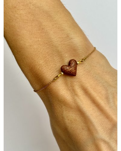 Bracelet with a wooden heart