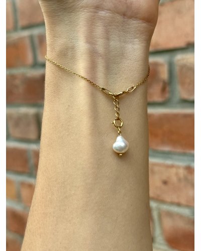 Bracelet with a wooden heart