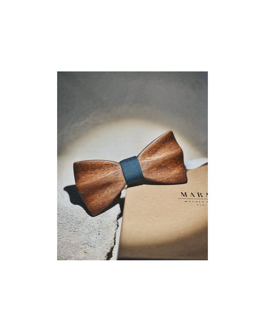 Hand-carved wooden bow tie SAPELI WOOD