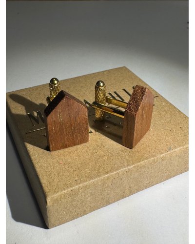 Drewniane spinki do mankietów barn