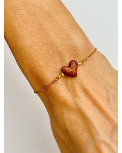 Bracelet with a wooden heart