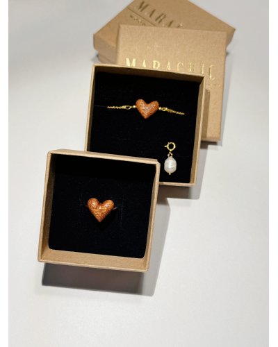 Bracelet with a wooden heart