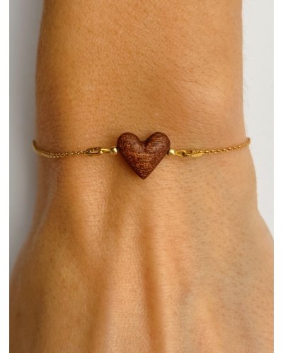 Bracelet with a wooden heart