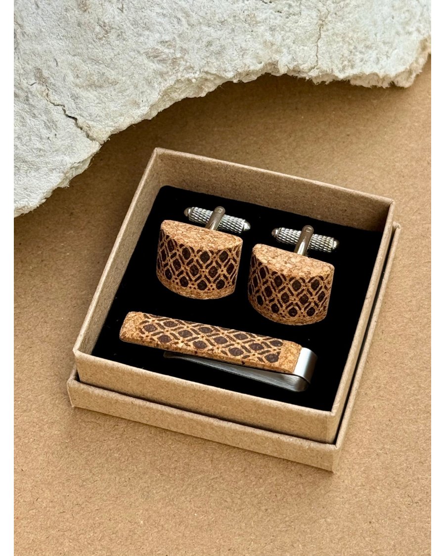 Wooden tie clip and cufflinks. A gift for him!