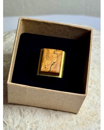 Duży Pierścionek z Drewna — Unikatowa Biżuteria Artystyczna Rękodzieło