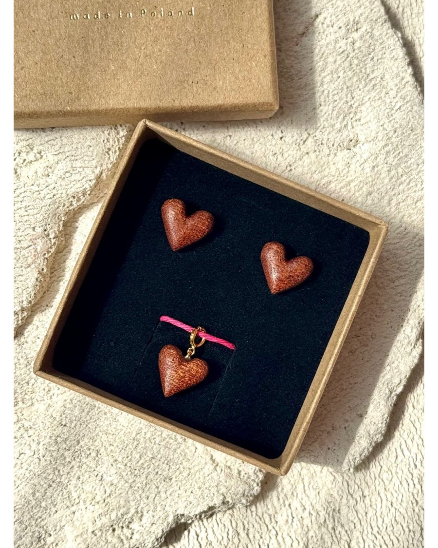 Zestaw Prezentowy: Kolczyki i Zawieszka Serce | Drewno Sapeli
