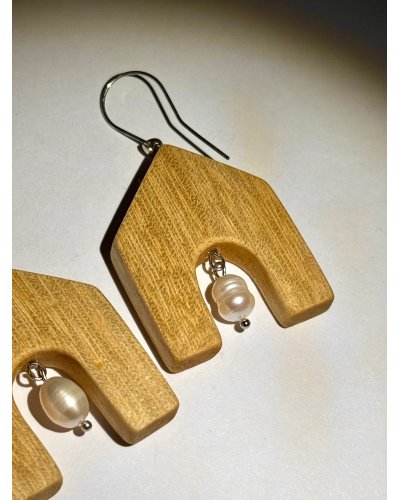 Kolczyki Pearl's Shelter Guatambu i Perła Słodkowodna – Luksusowe Rękodzieło