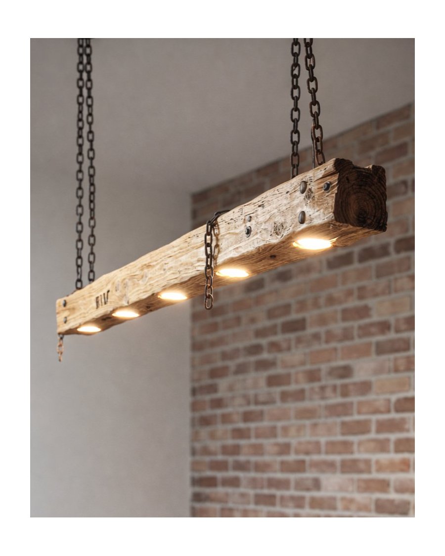 Drewniana lampa rustykalna z belki