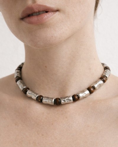 Modernistyczny naszyjnik typu choker