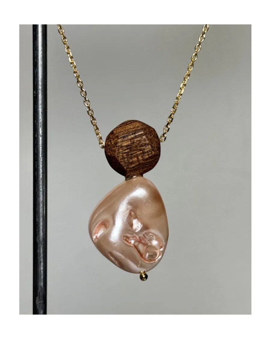 Naszyjnik z drewnianym diamentem i perłą barokową | Biżuteria handmade