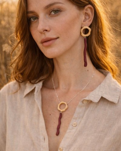 SAMARA Lariat Necklace and Earrings: A Fusion of Nature and Design