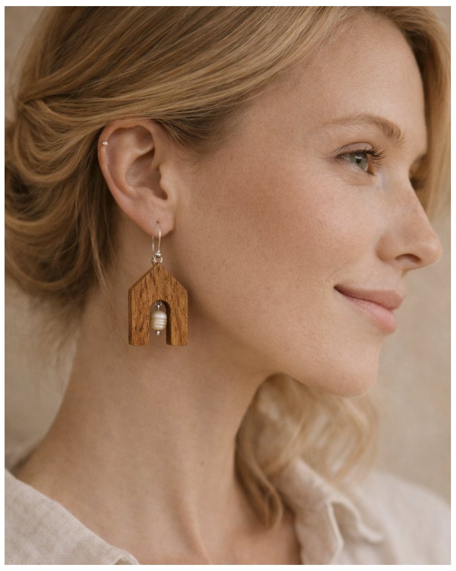 Drewniane kolczyki z naturalną perłą Marachic