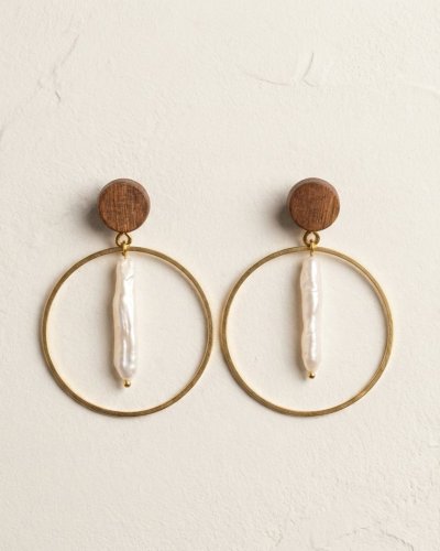 Drewniane kolczyki z perłą naturalną Marachic