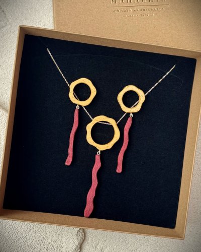 SAMARA wooden jewelry set – handmade necklace and earrings in samba and amaranth wood