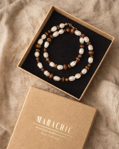 Vintage style necklace with natural pearls and wooden beads